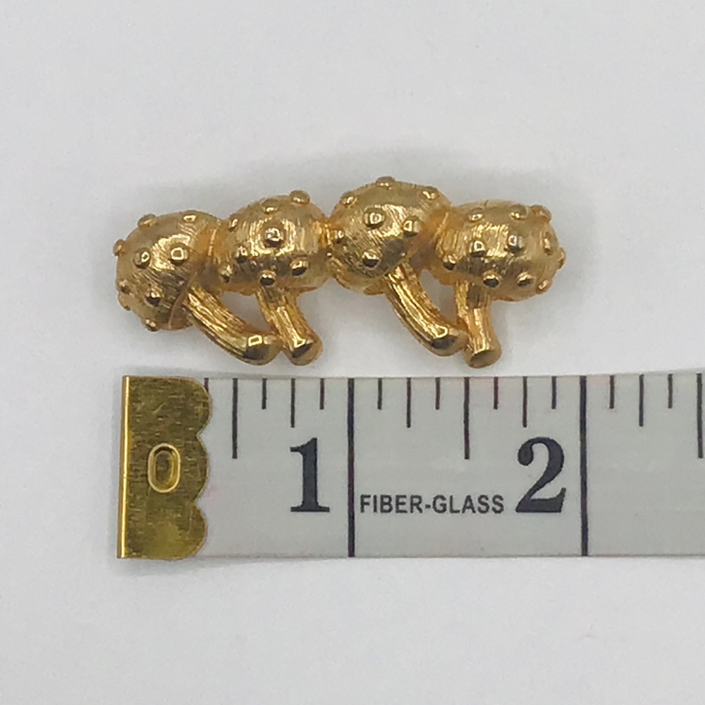 Vintage Mushroom Scarf Clip Gold Tone Whimsical Classic 1960’s Fungi Groovy 2” - Picture 6 of 6